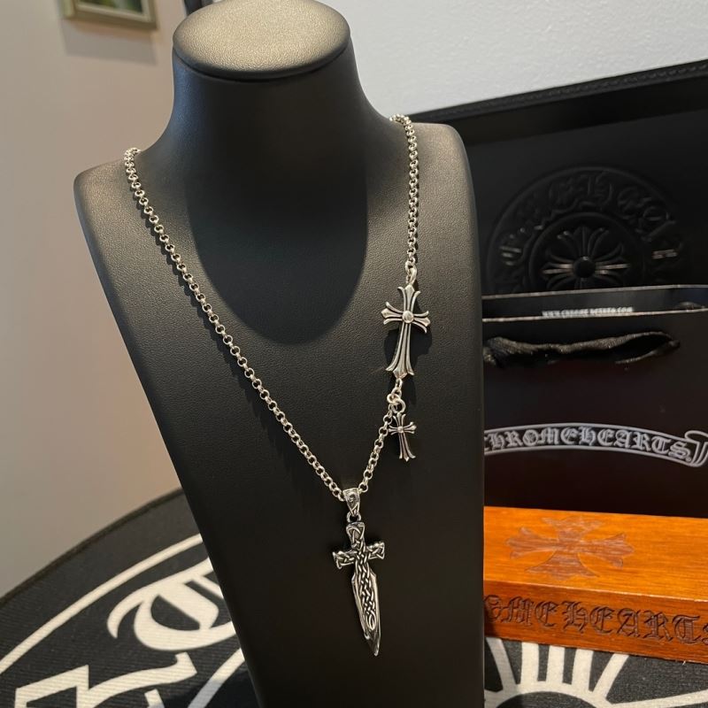 Ch*0me He**ts necklaces